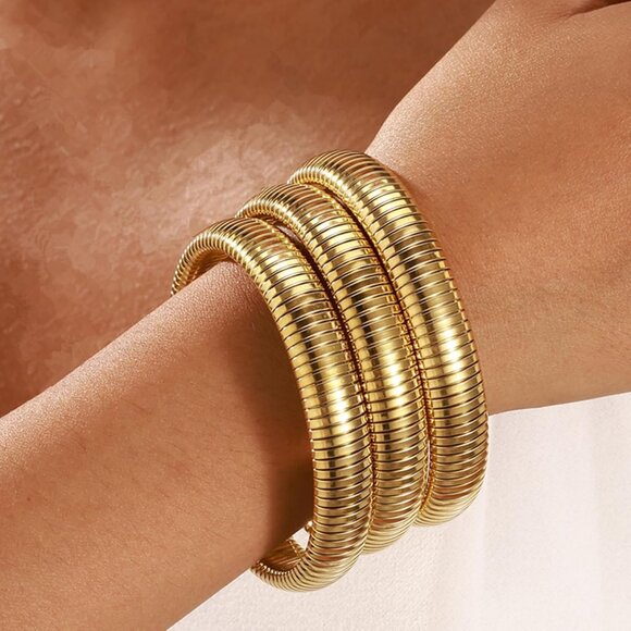 Set of 3 Gold Bangles for Women - 24K Gold Plated Stretch & Chunky Bracelets - Picture 4 of 5